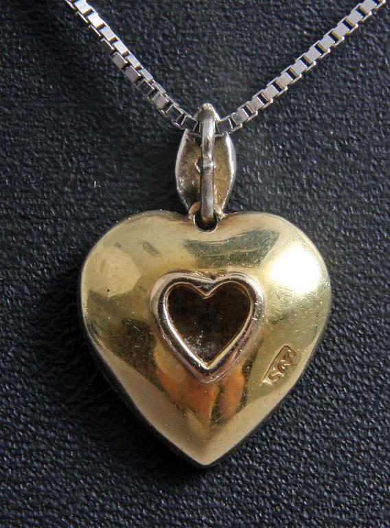 HÄNGE, guld 14 K, hjärtformat, besatt m biljantslipade diamanter.