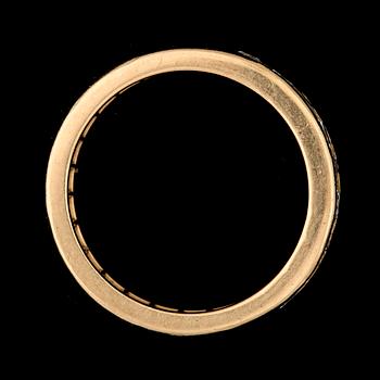 RING, 18k guld med briljantslipade diamanter tot ca 0,66ct. Vikt 3,6g.