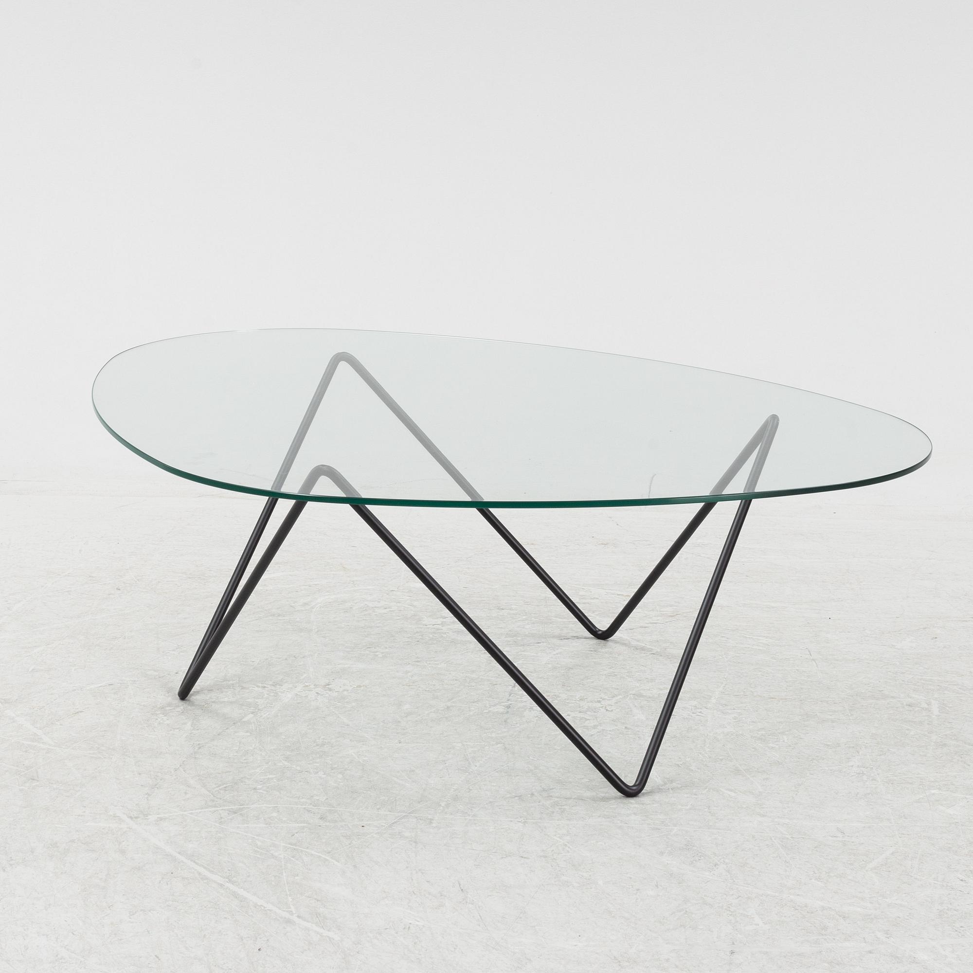 Barba Corsini & Ruiz Millet, soffbord, "Pedrera", Gubi, Danmark.