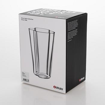 Alvar Aalto, maljakko, "220", signeerattu Iittala.