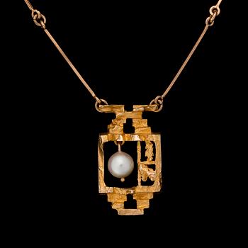 BJÖRN WECKSTRÖM, NECKLACE, "Magic pearl", 14K gold, cultured pearl. Lapponia 1968.