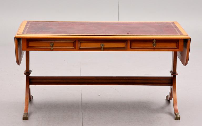 KLAFFBORD, engelsk stil, 1900-talets andra hälft.