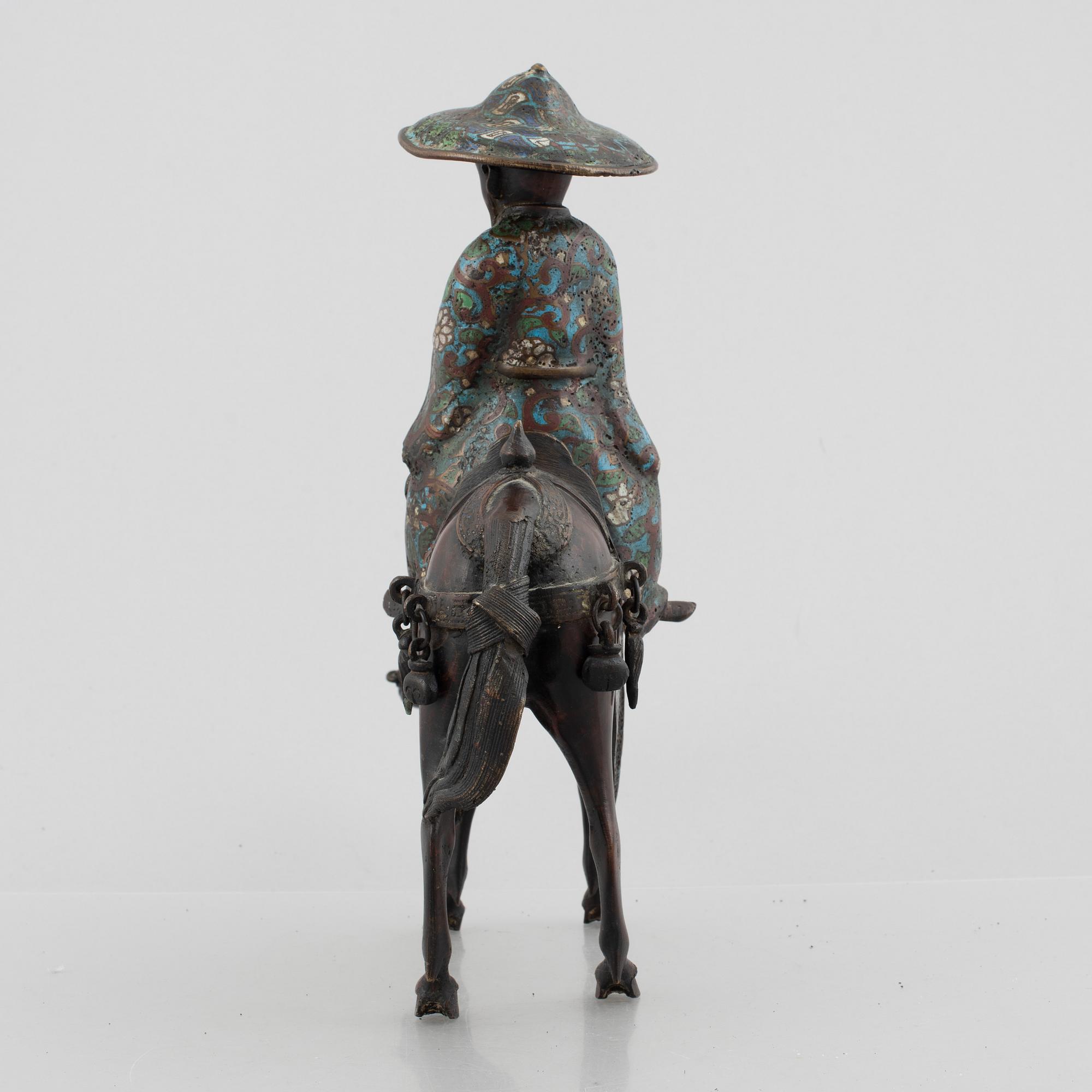 Figurin, cloissoné och brons, Kina, sen Qing/tidigt 1900-tal.