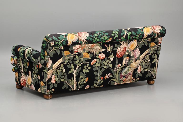 SOFFA, modell 703, Josef Frank, Firma Svenskt Tenn, 1900-talets andra hälft.