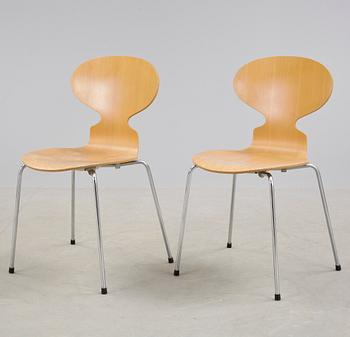 STOLAR, ett par, "Myran", Arne Jacobsen, Fritz hansen, Danmark, 1900-tal.