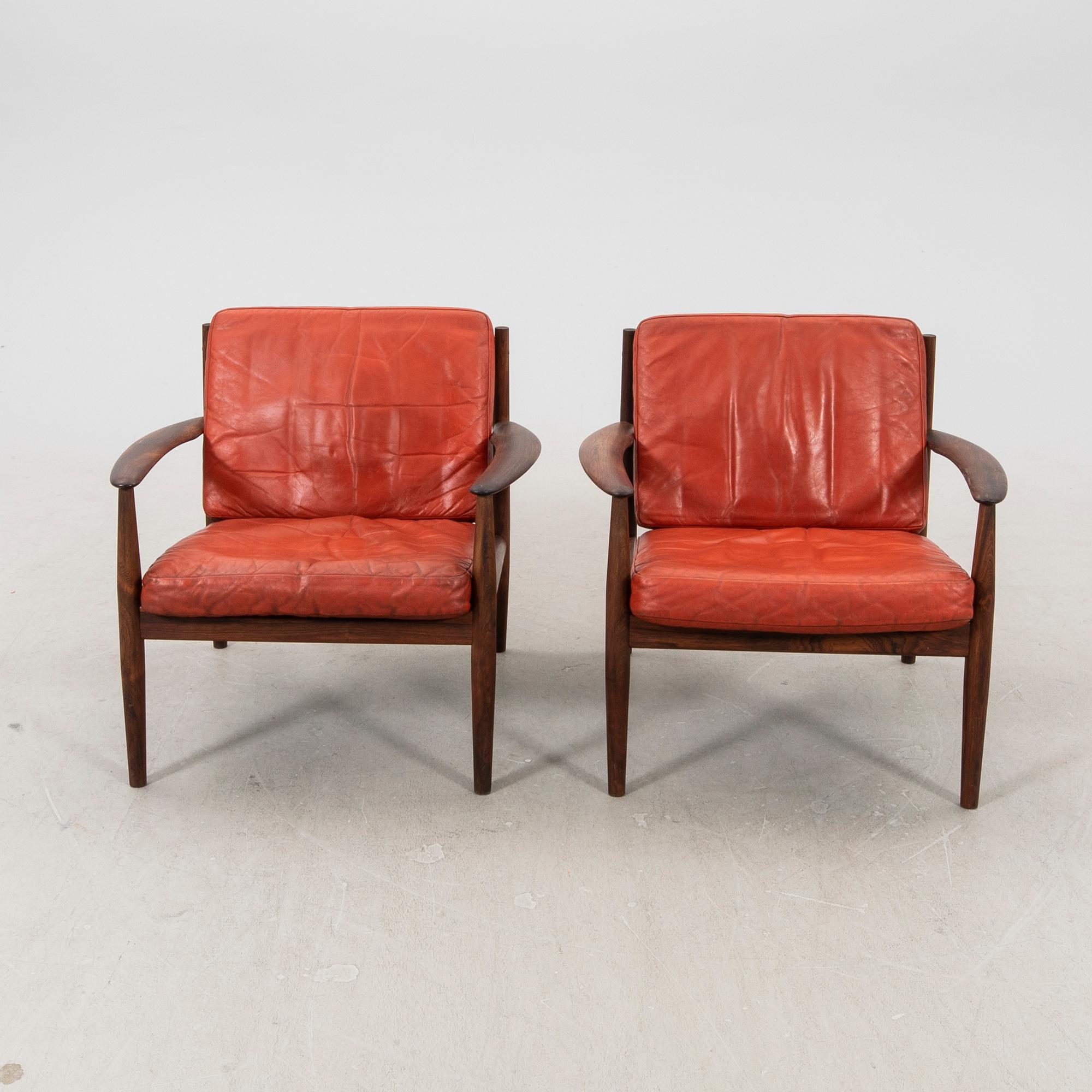 Grete Jalk,  fåtöljer ett par modell 118 för France & Son Daverkosen 1950-tal.