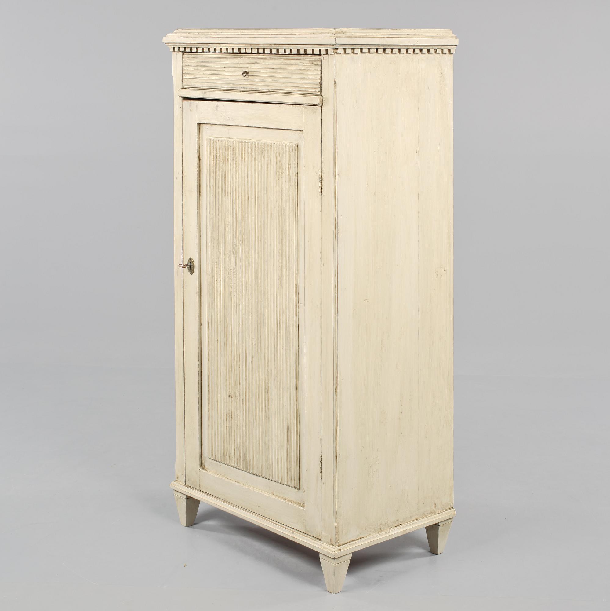 SKÅP, gustaviansk stil, 1800-tal.