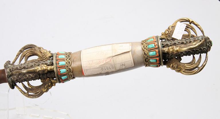 CERMONIFÖREMÅL, metall och mässing.