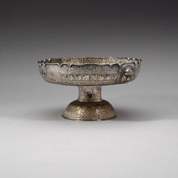 TAZZA, försilvrad. Sydostasien, 1800-tal.
