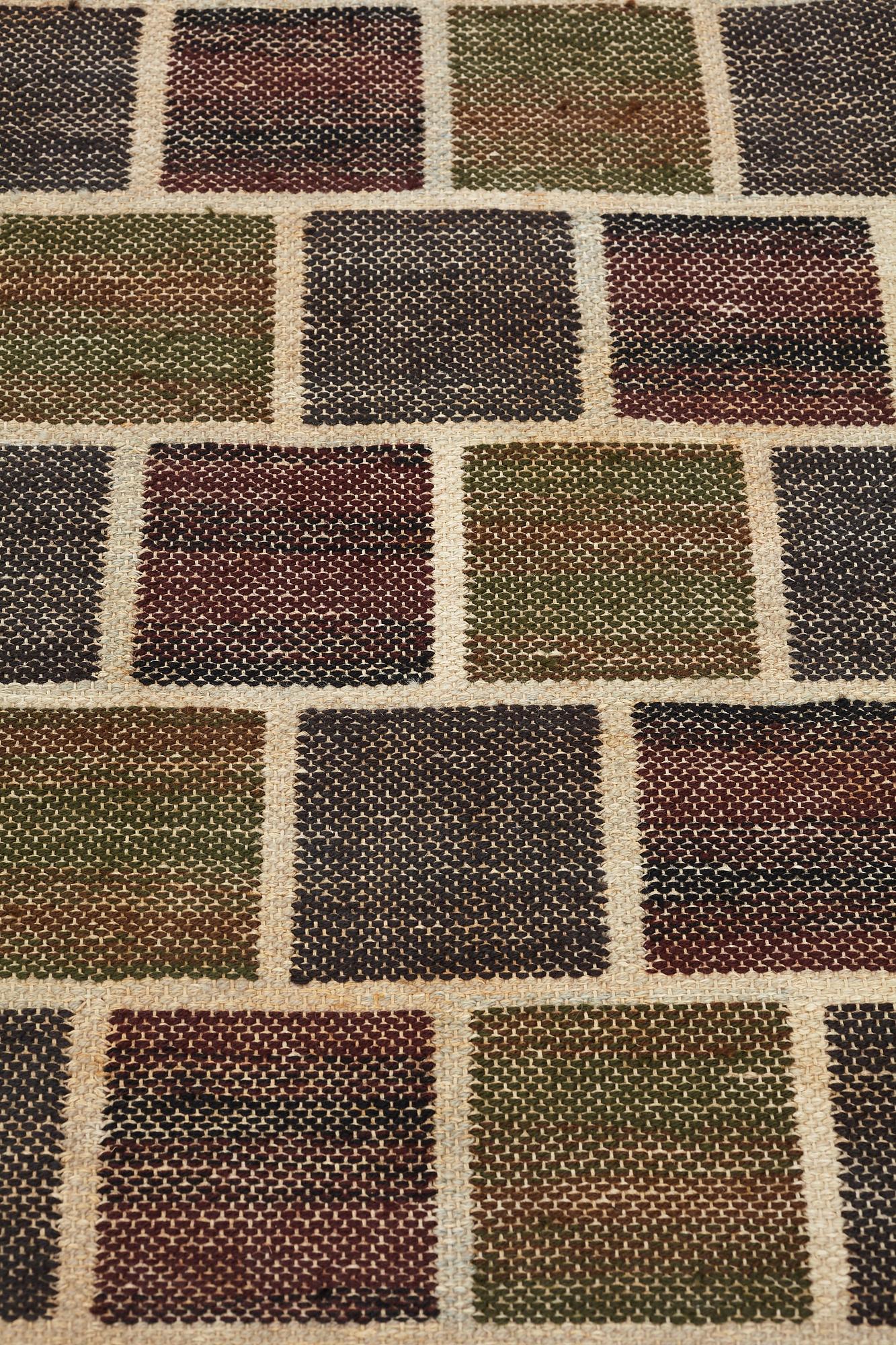 Barbro Nilsson, vävnad, "Kvadrater på linne, mörk", inplock på linnebotten, ca 48-49 x 39-40 cm, signerad BN.