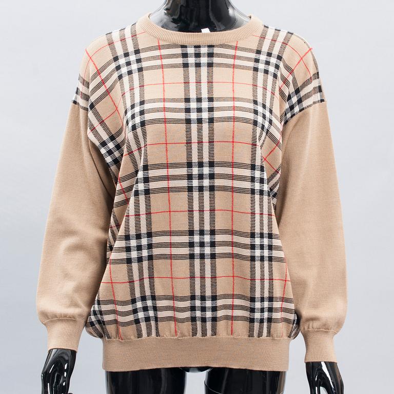 BLUS, Burberry.
