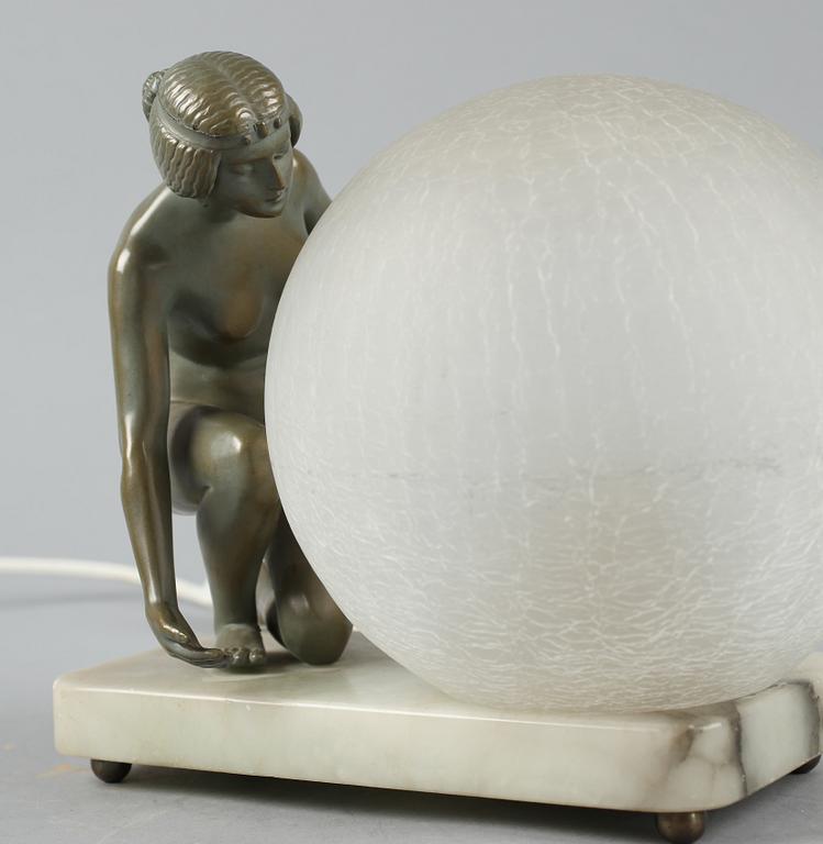 BORDSLAMPA, 1900-talets första hälft.