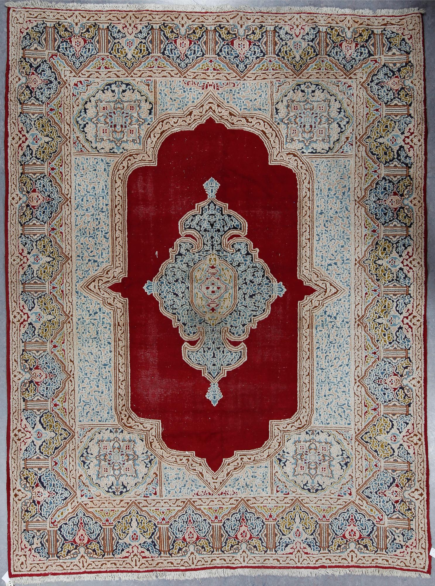 MATTA, Orientalisk, ca 338x252 cm.