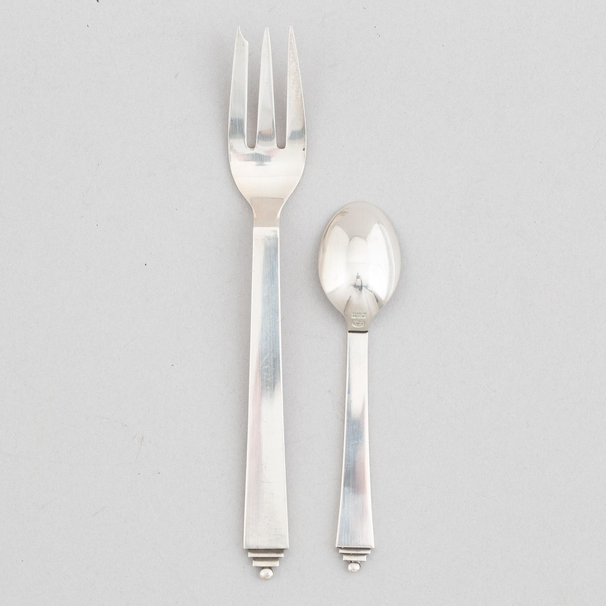 Harald Nielsen, a set of "Pyramid" sterling silver cutlery, Georg Jensen, Denmark (16 pieces).