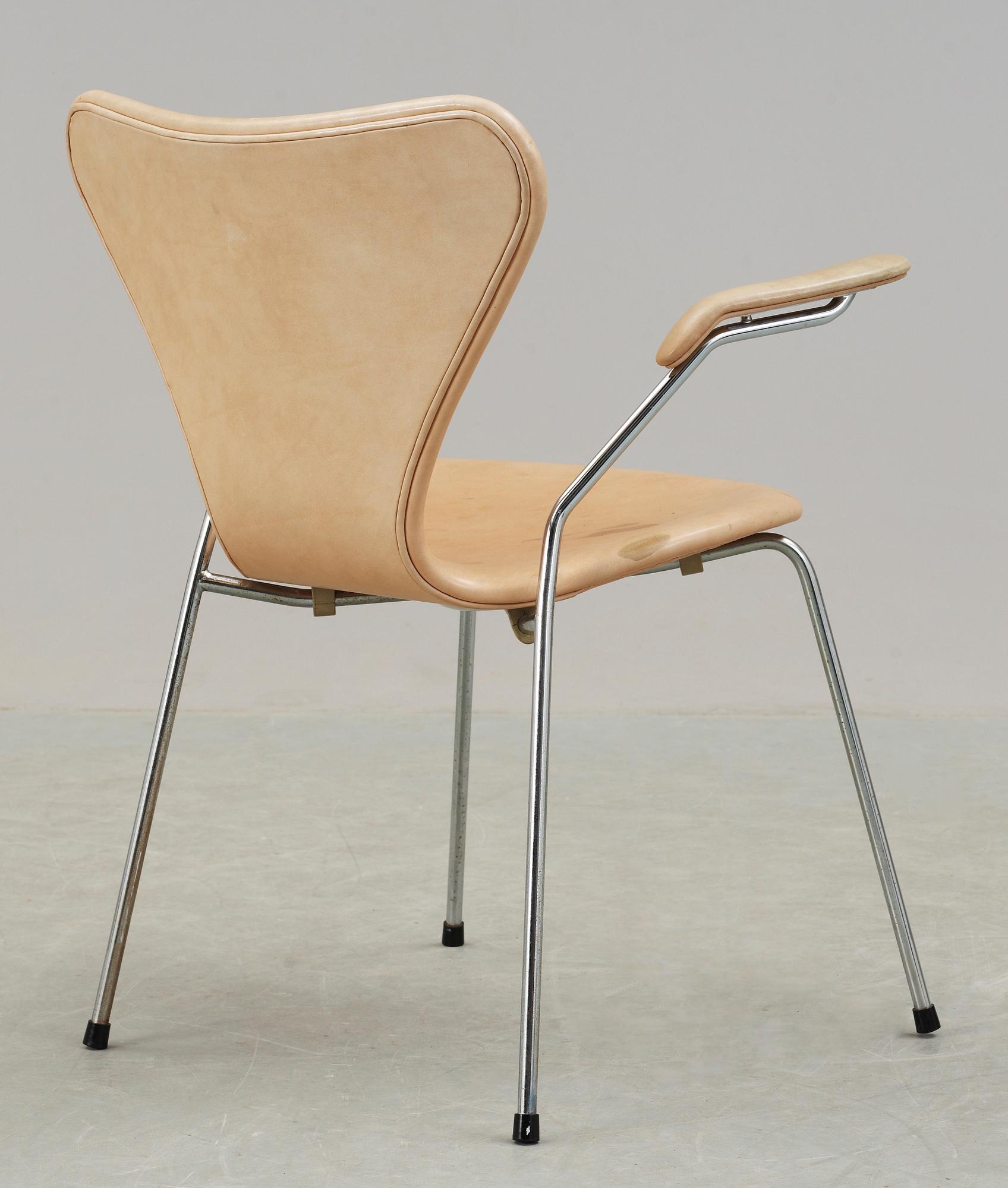 KARMSTOL, "Sjuan", Arne Jacobsen, Fritz Hansen, märkt undertill, troligen slutet av 1970-talet.