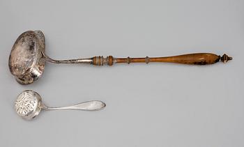 SOCKERSTRÖARE samt SOPPSLEV, silver, bla Jakob Ulrik Flohr, Göteborg, 1828. Total silvervikt 153 g.