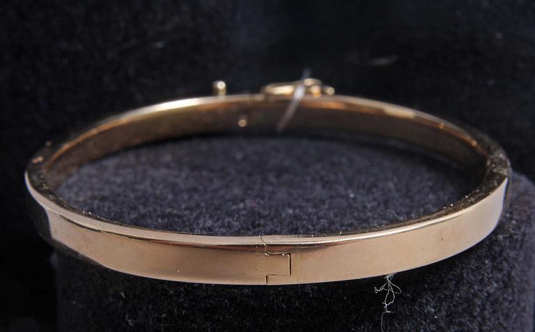 ARMRING, guld 18 K, ca 14 g.
