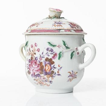 A Chinese famille rose ewer, a a cup with cover, a cup with saucer, a box and a censer, Qing dynasty, 18th and 19th cent.