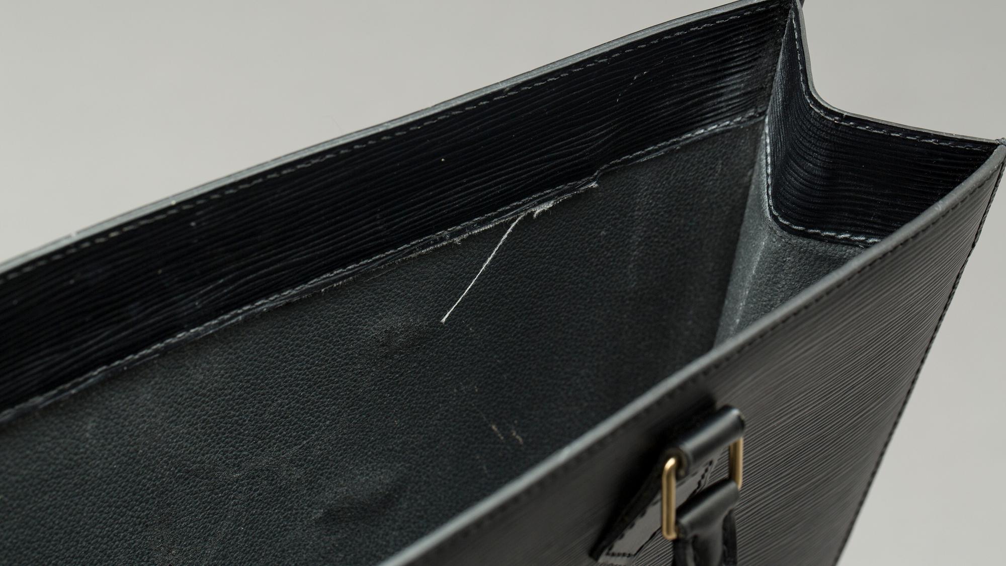 VÄSKA, "Sac Plat Epi", Louis Vuitton.