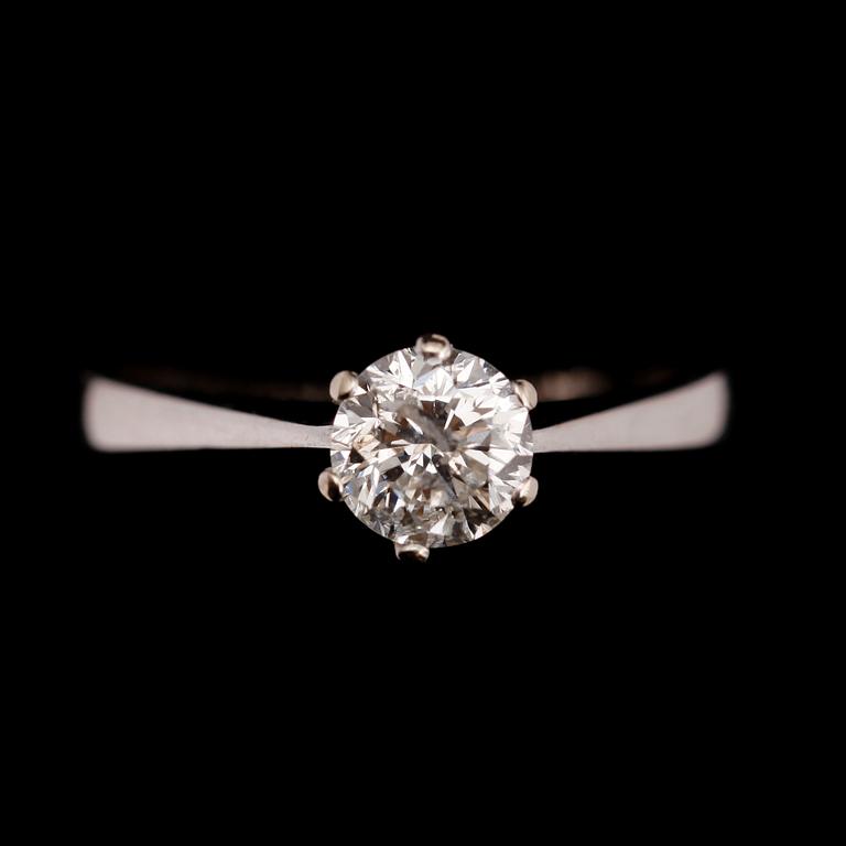 RING, 18 k vitguld, med briljantslipad diamant ca 0.50 ct.