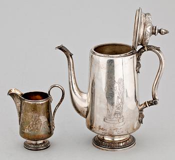 KAFFEKANNA samt GRÄDDKANNA. silver, sign Gustaf Dahlgren (1845-1875).
