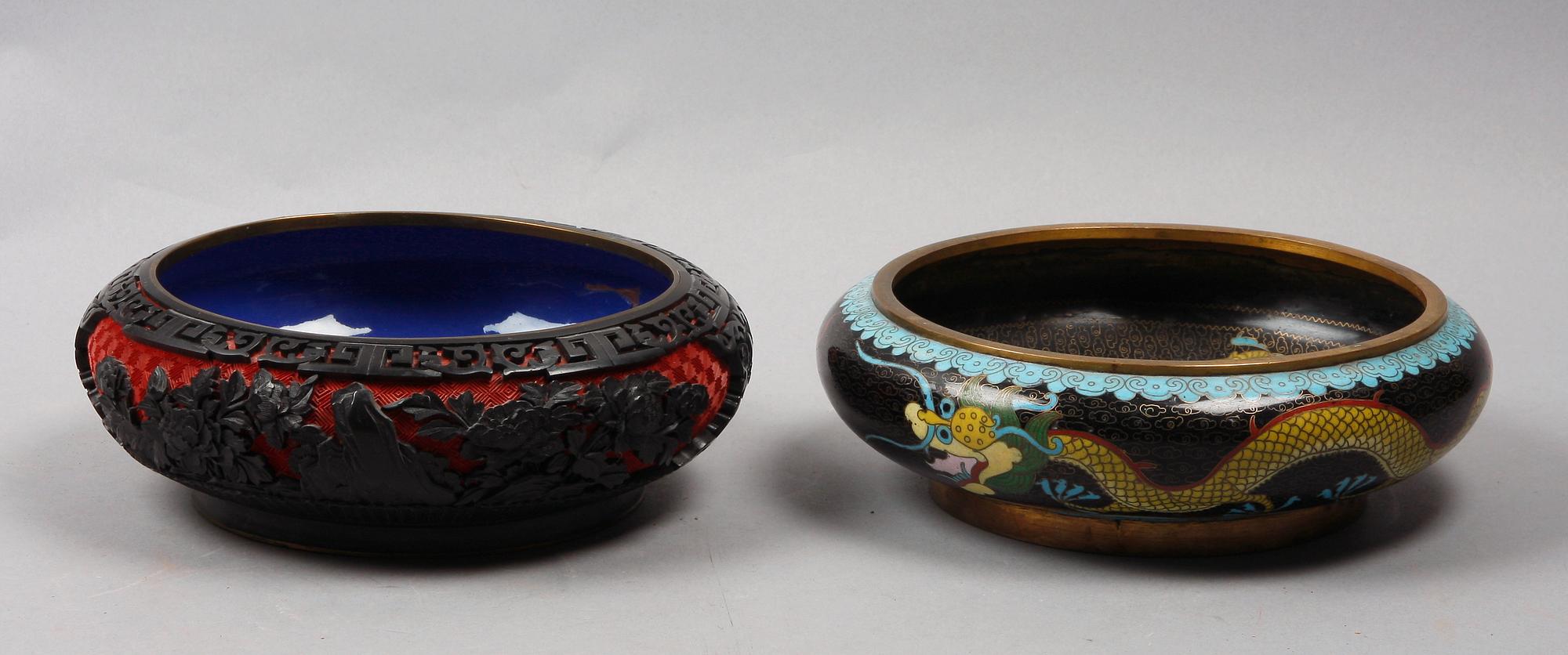 SKÅLAR, 2 st, lack o cloisonné. Kina. 1900-tal.