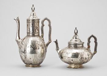KAFFE SAMT TEKANNA, silver, Köpenhamn, Danmark, 1866. Tot vikt ca 1522.