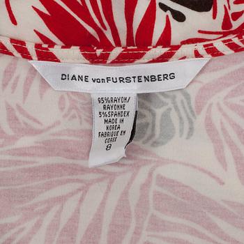 DIANE VON FURSTENBERG, patterned dress, US size 8.