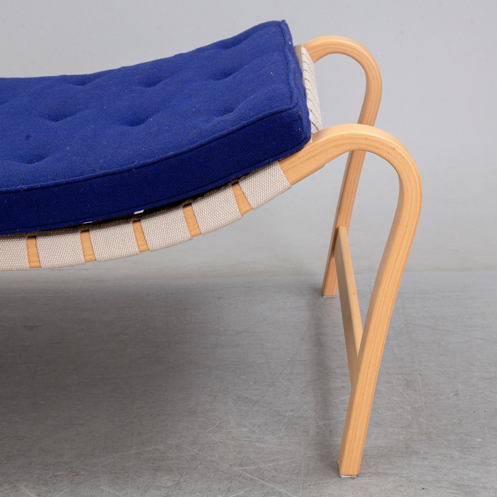 A 'Paris' daybed by Bruno Mathsson for Bruno Mathsson International 2011.