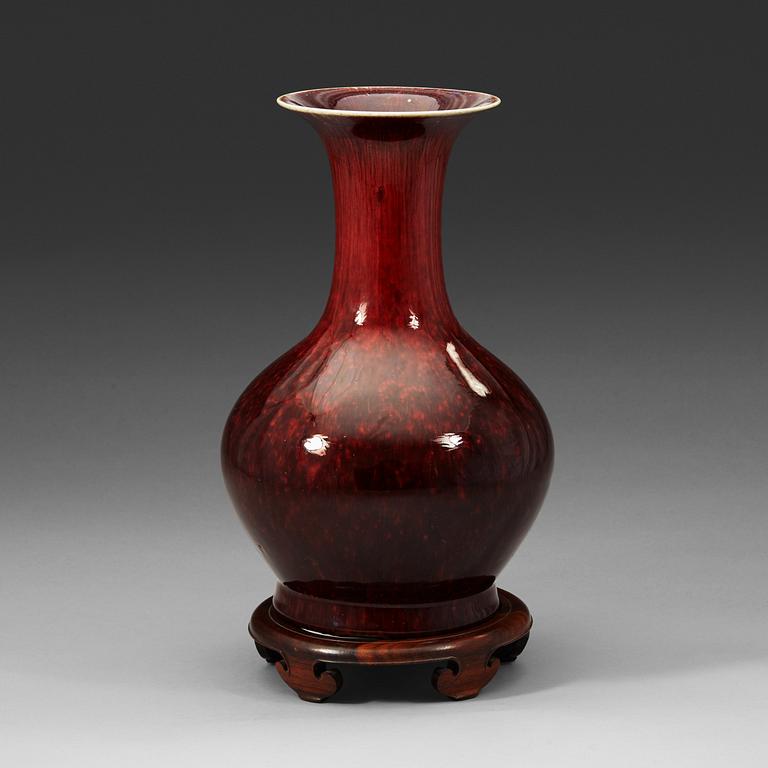 A oxblod glazed vase, Qing dynasty, 19th Century.