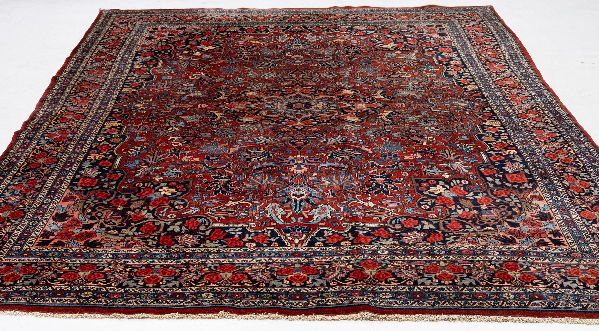 A semi-antique Bidjar carpet, c. 356 x 266 cm.