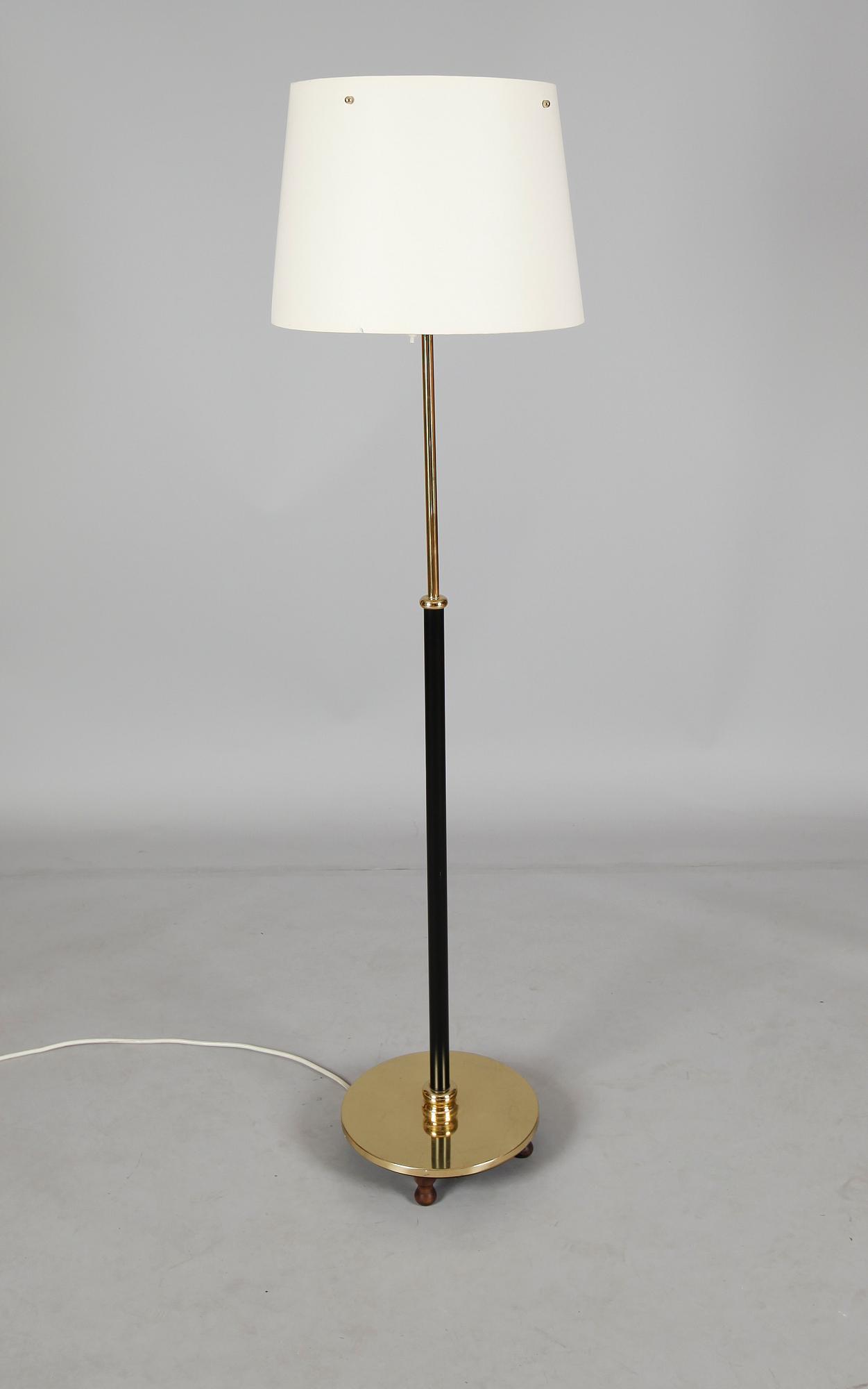 GOLVLAMPA, modell 2564, Josef Frank, Firma Svenskt Tenn.