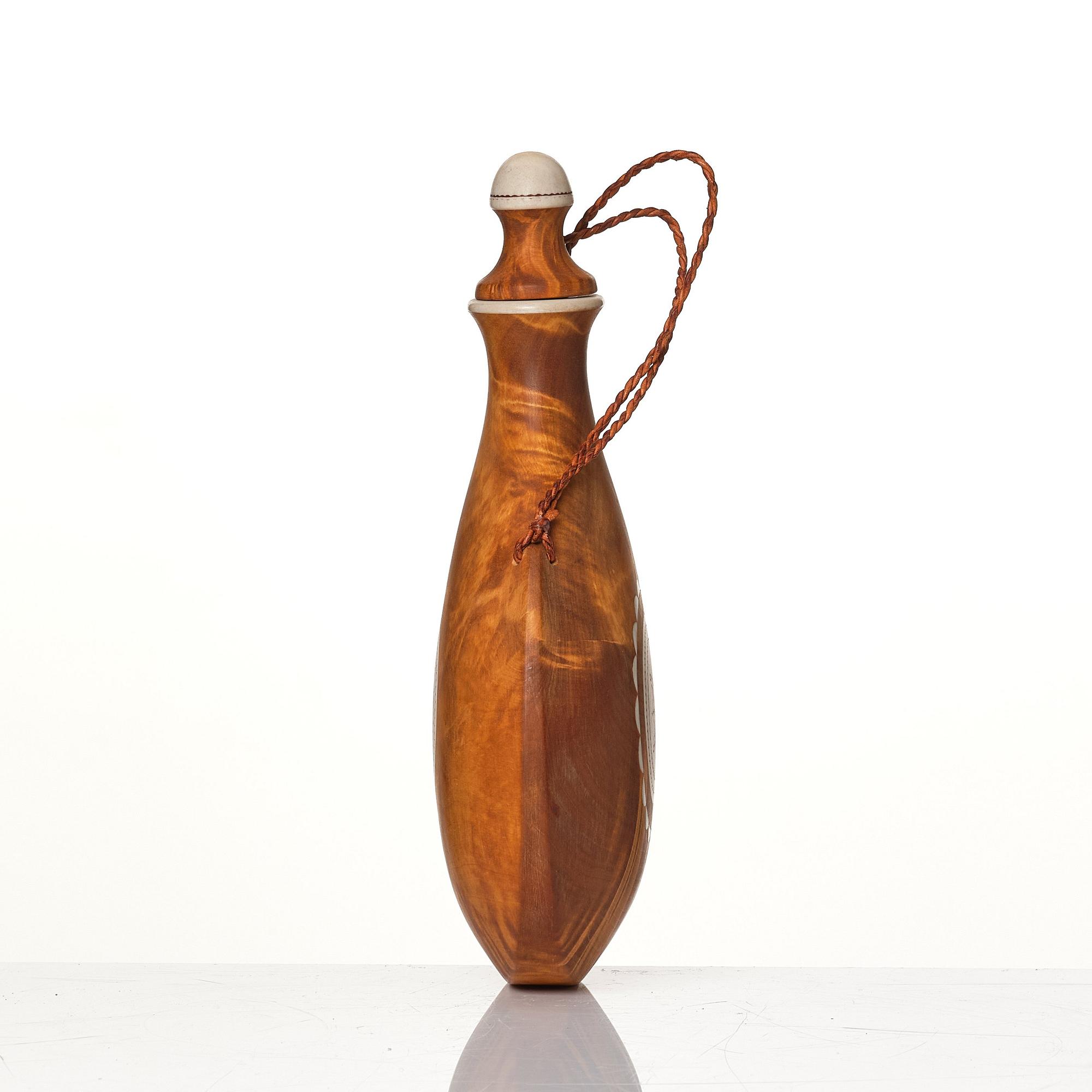 Thore Sunna, a saltflask.