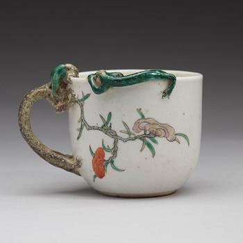 An enamelled cup, Qing dynasty, 19th Century.