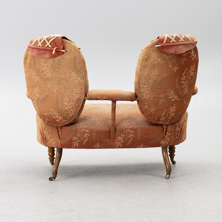 Salongsgrupp, 3 delar, med Drottning Sofias emblem, sent 1800-tal.