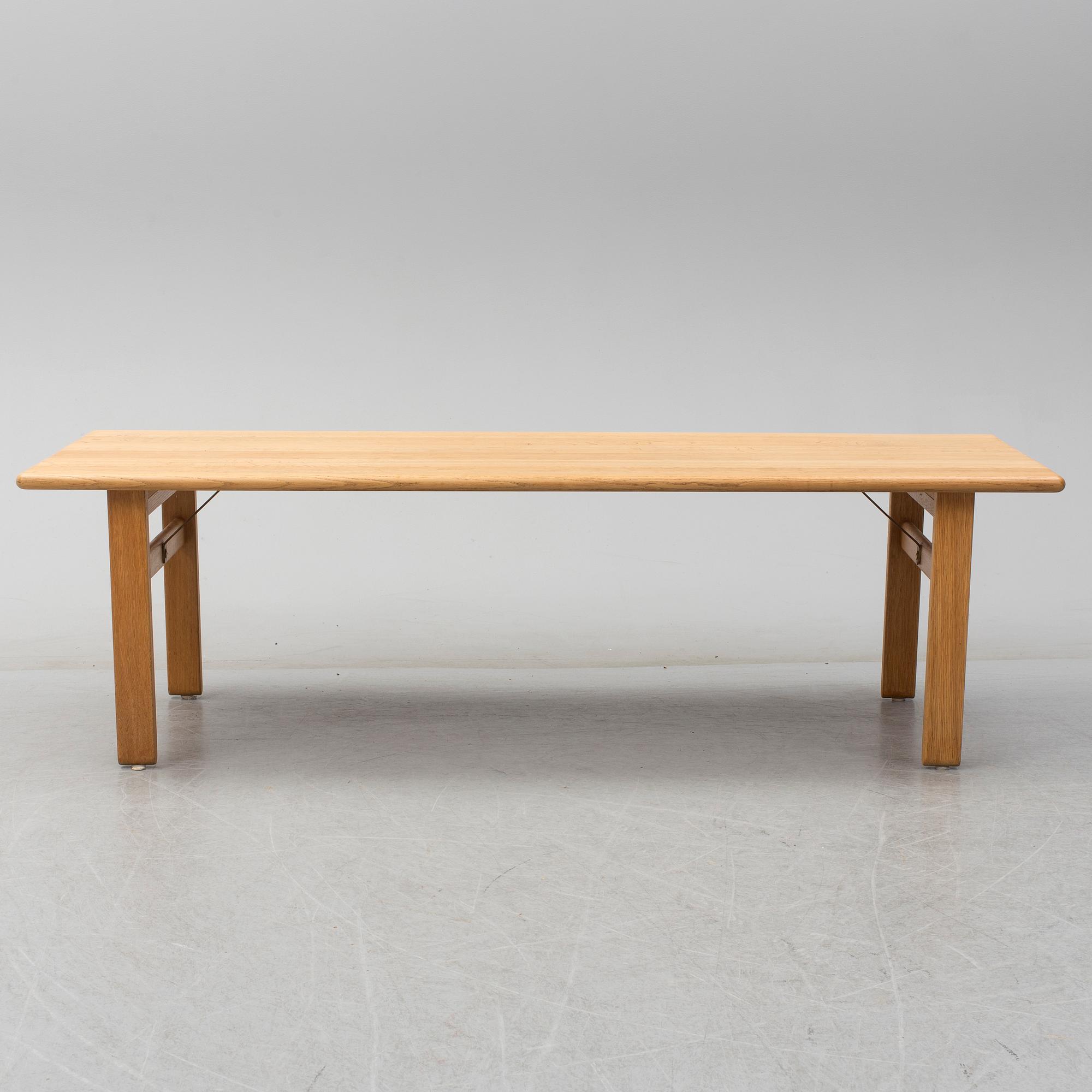 A1906s oak coffee table by Börge Mogensen, Fredericia Stolefabrik, Denmark.