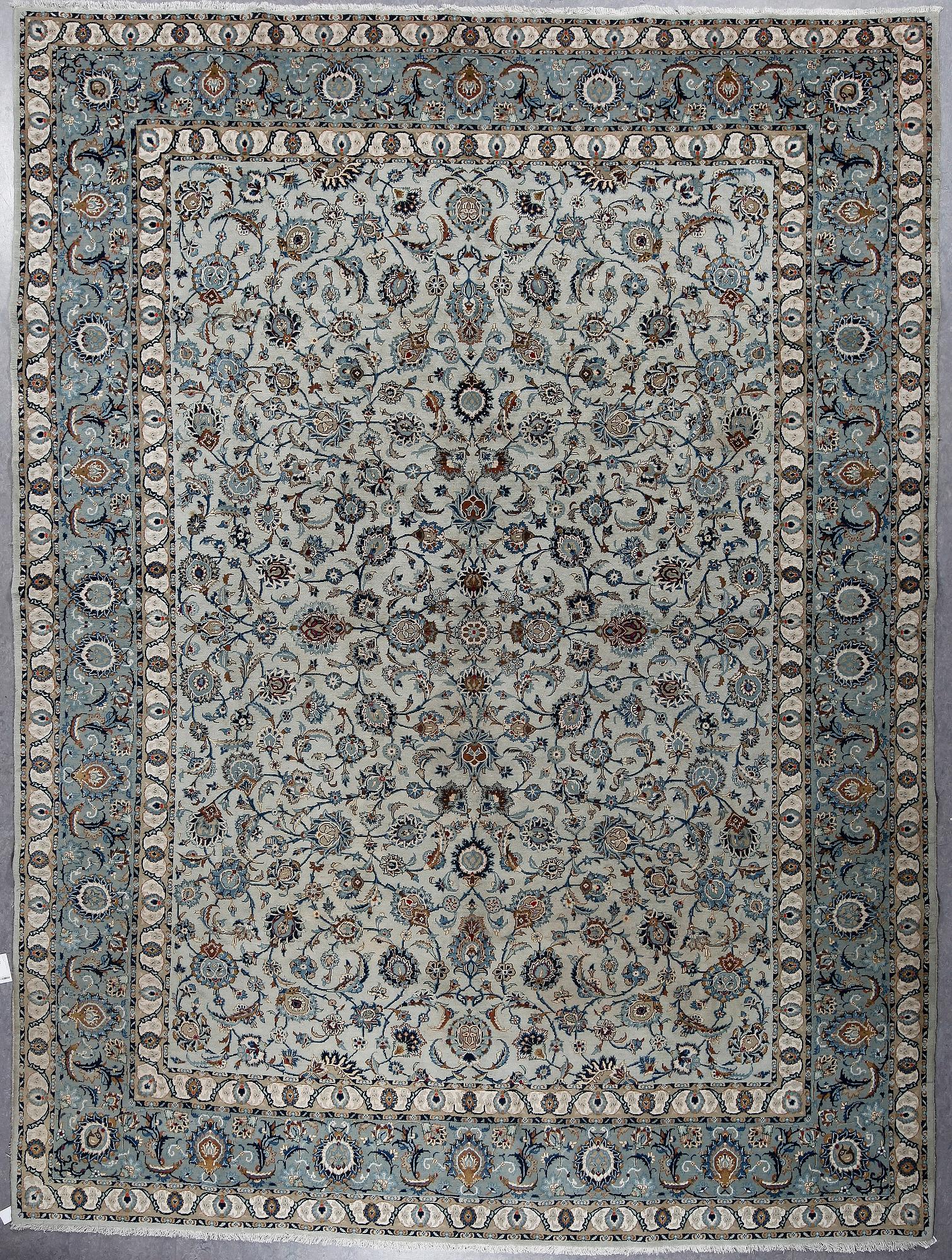 MATTA, old Keshan. Ca 394 x 295 cm.