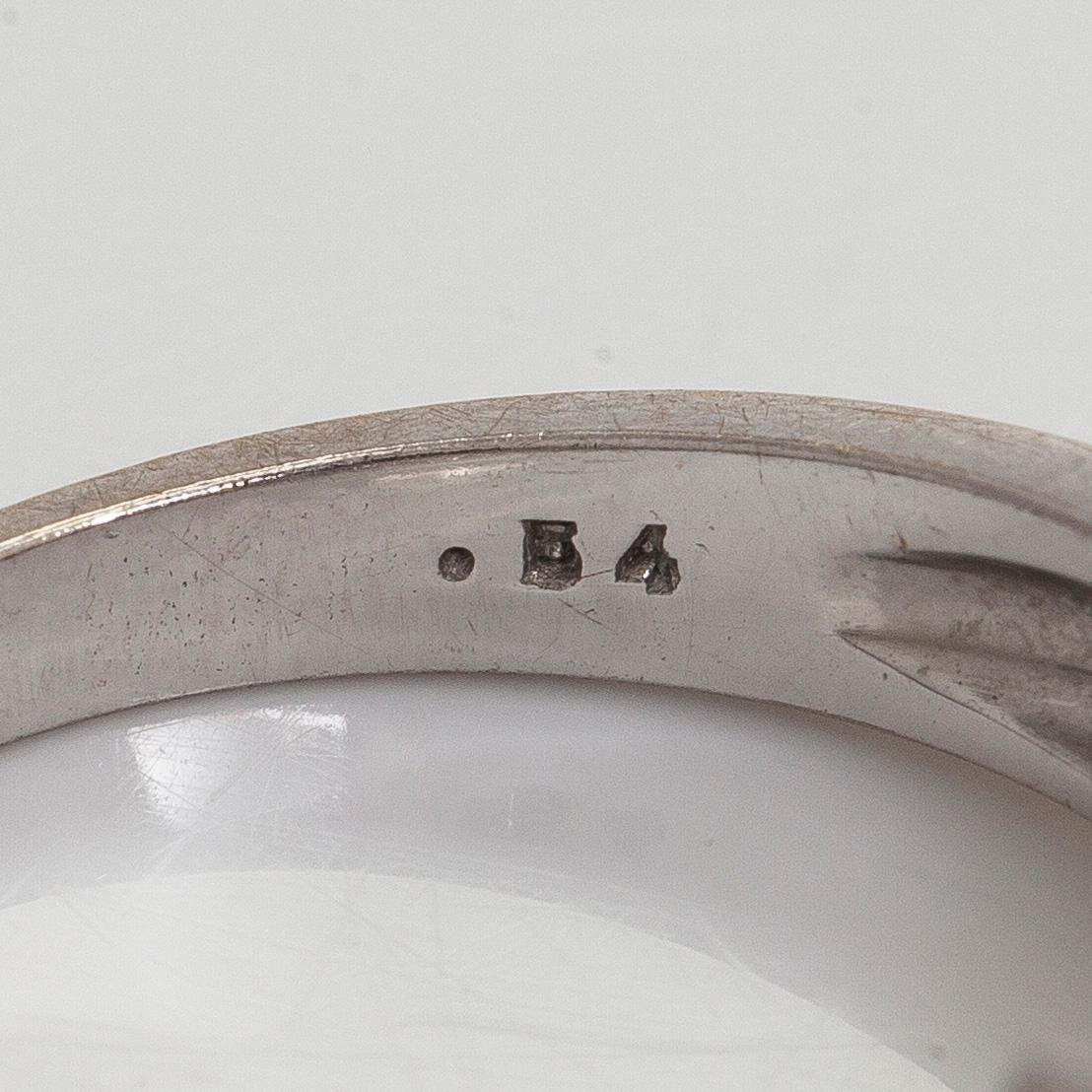 Ring, briljantslipade diamanter, 18K vitguld, England.