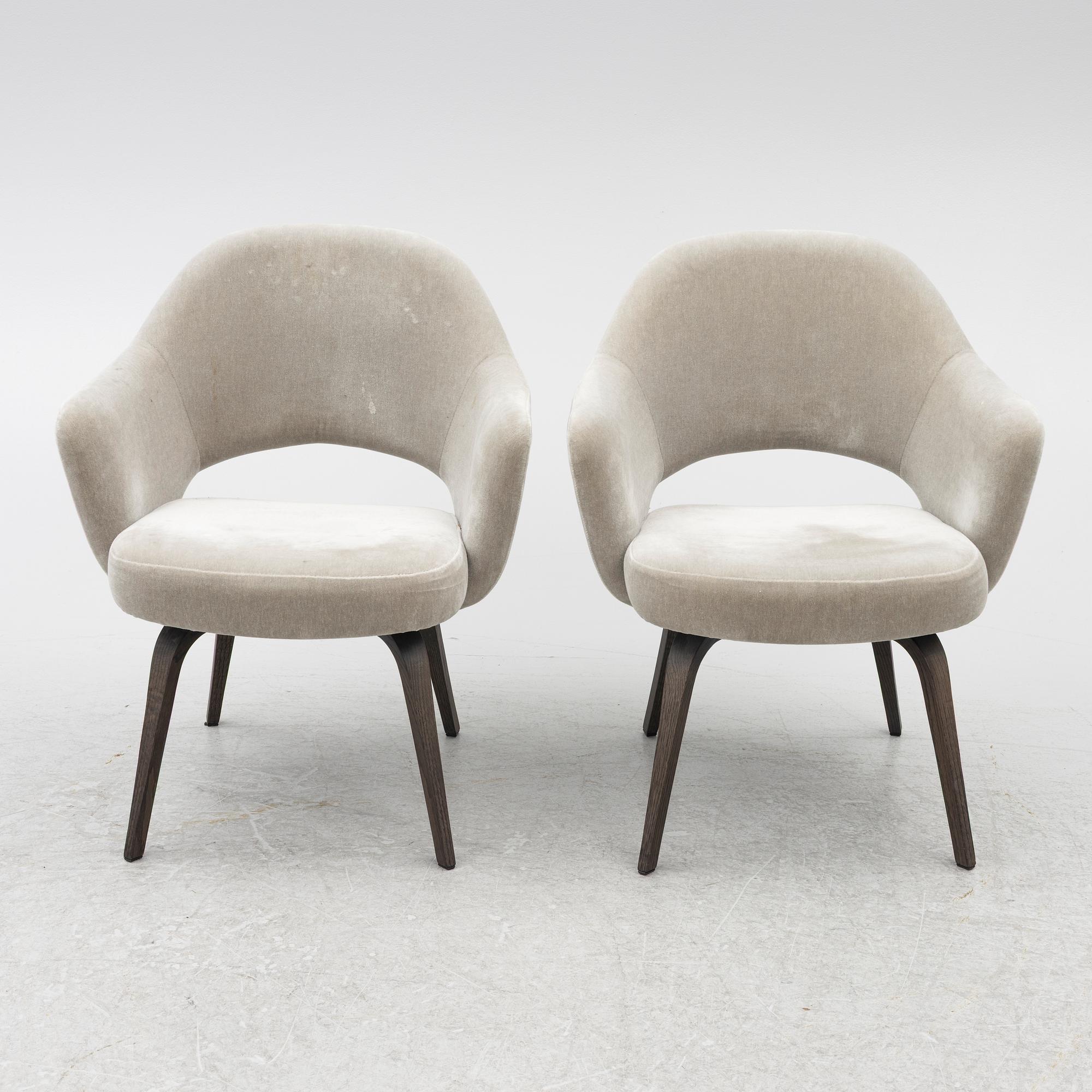 Eero Saarinen, chairs, a pair, "Executive Side Chair", Knoll, 21st century.