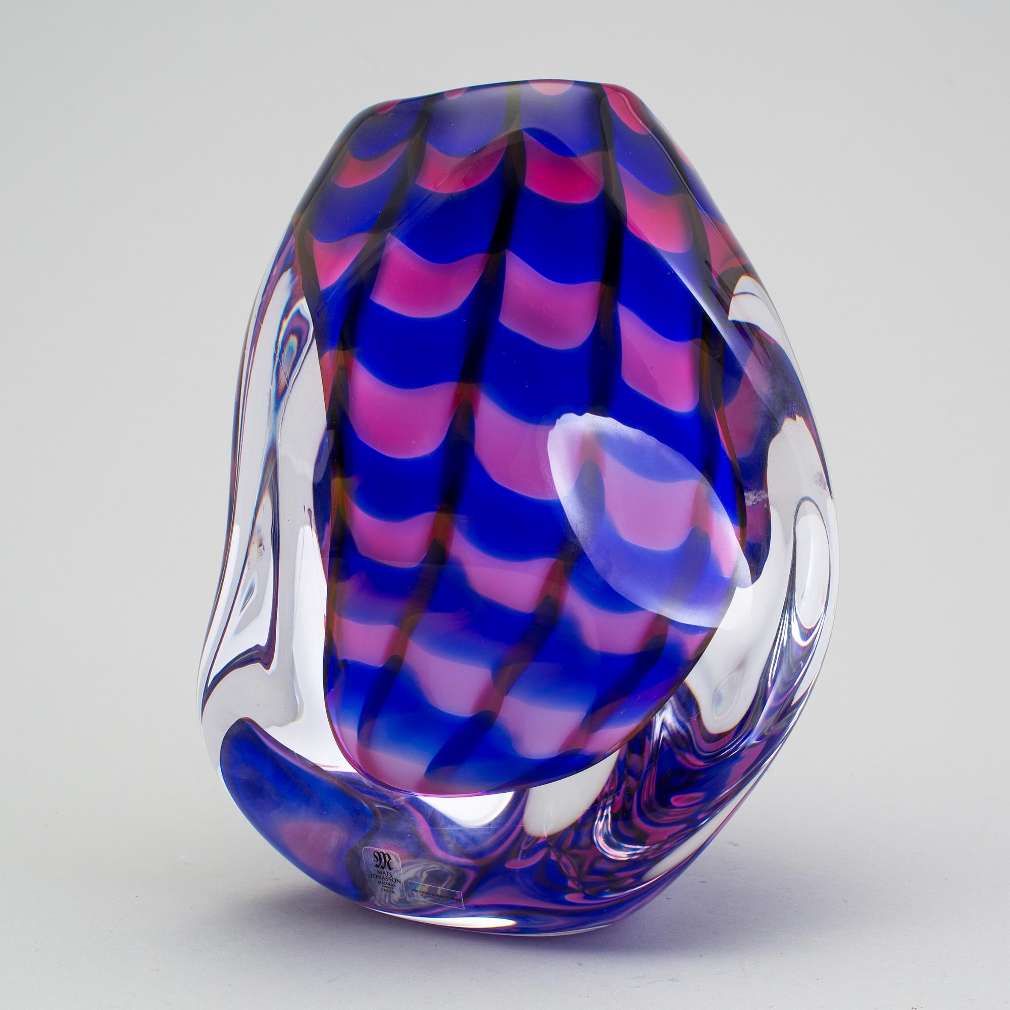 KLAS GÖRAN TINBÄCK, a glass vase for Målerås, 1990´s.