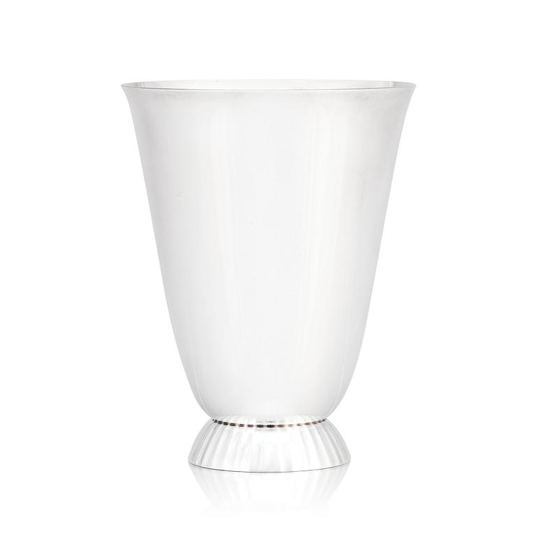 Sigvard Bernadotte, a sterling silver vase, Copenhagen post 1945, design nr 823.