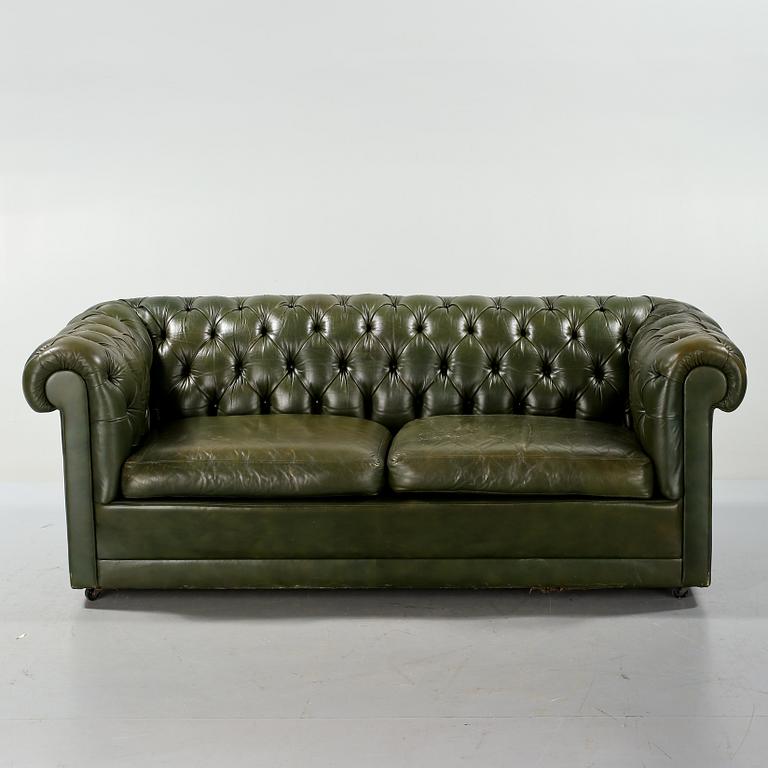 SOFFA, chesterfield-modell, 1900-talets andra hälft.