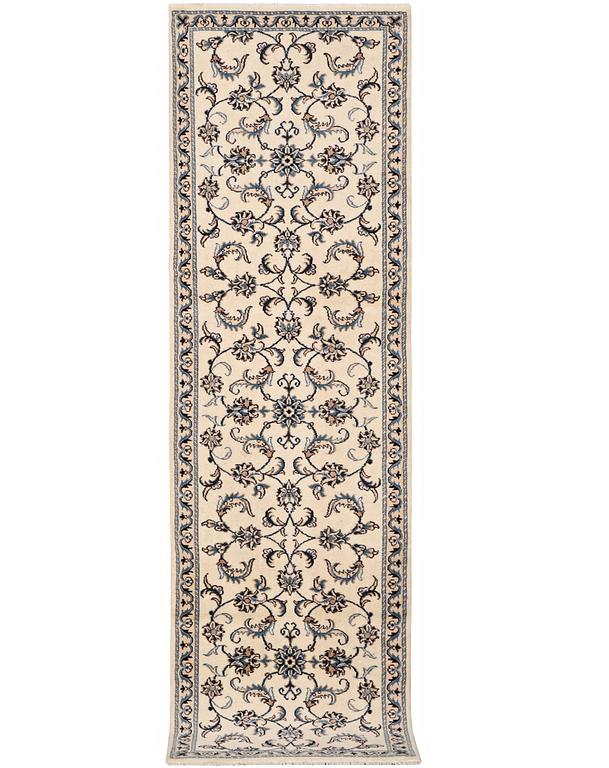 Gallerimatta, Nain, part silk, ca 293 x 80 cm.