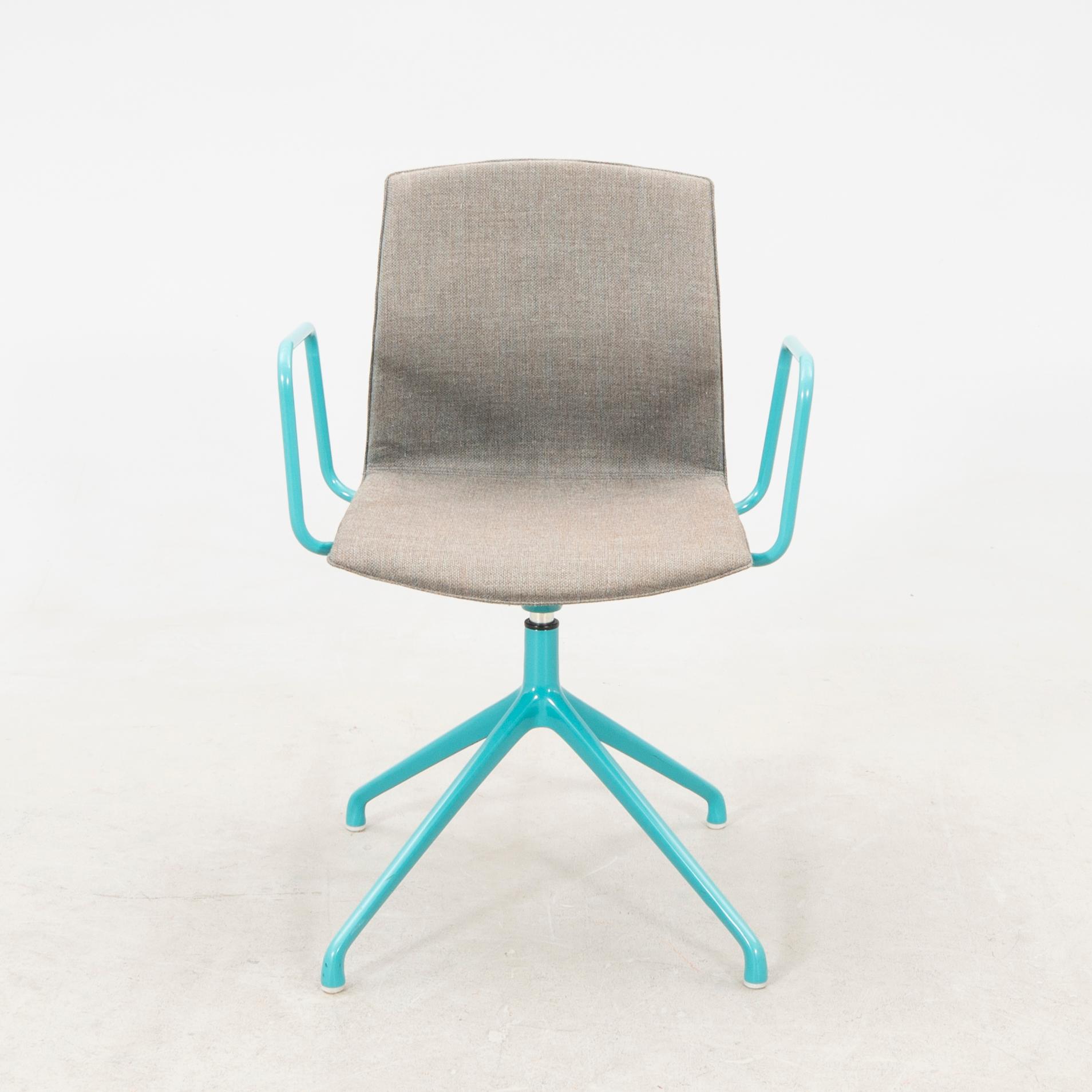 Desk Chair "Gorka Swivel" Akaba.