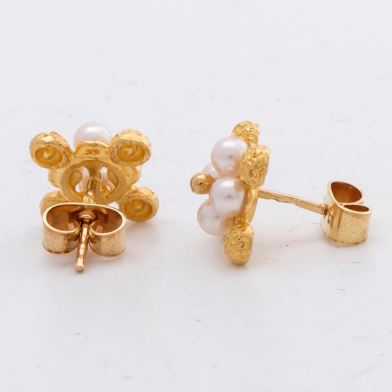 LAPPONIA, parure, 18K gold and cultured pearls approx 3 mm, design Björn Weckström 1999, certificate and original box.