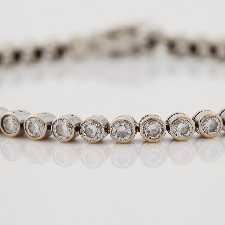 A brilliant cut diamond bracelet.