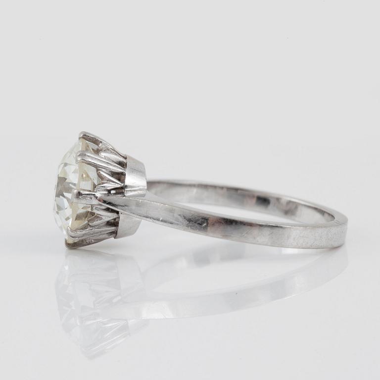 RING med gammalslipad diamant ca 2.25 ct. Kvalitet ca J-K/VS2.