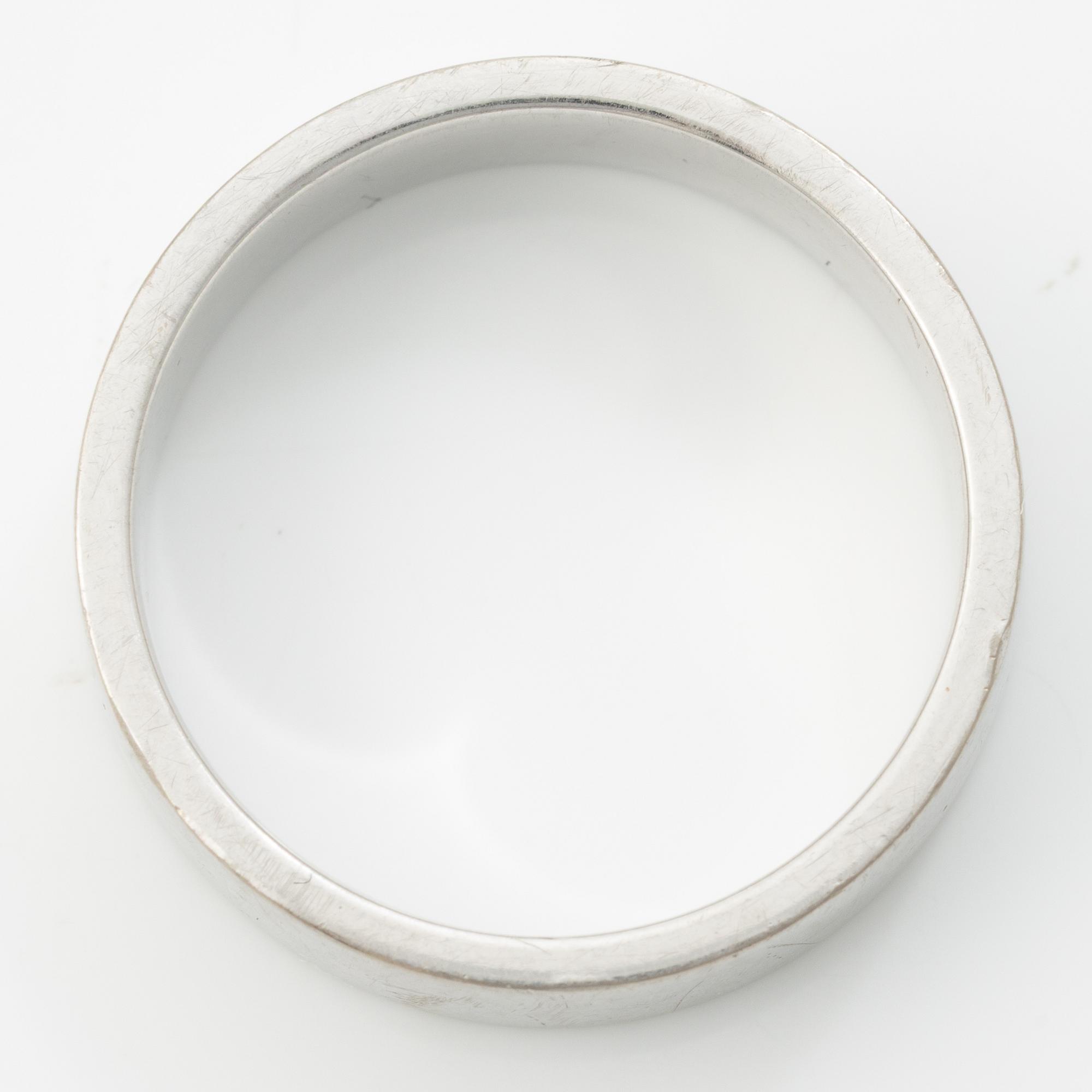 18K white gold ring, Lantz, Stockholm 2011.