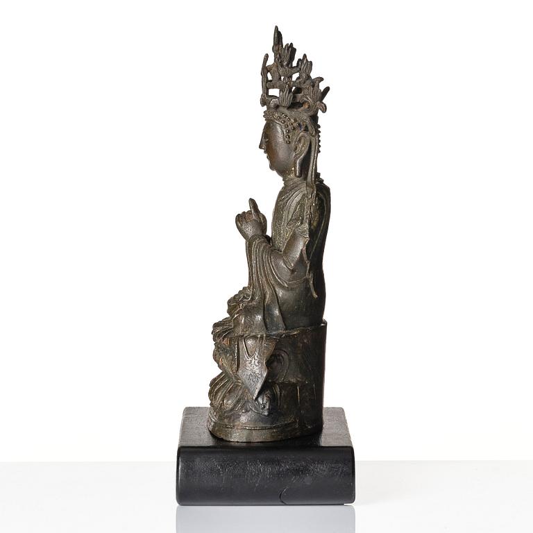 Guanyin, brons. Mingdynastin (1368-1644).