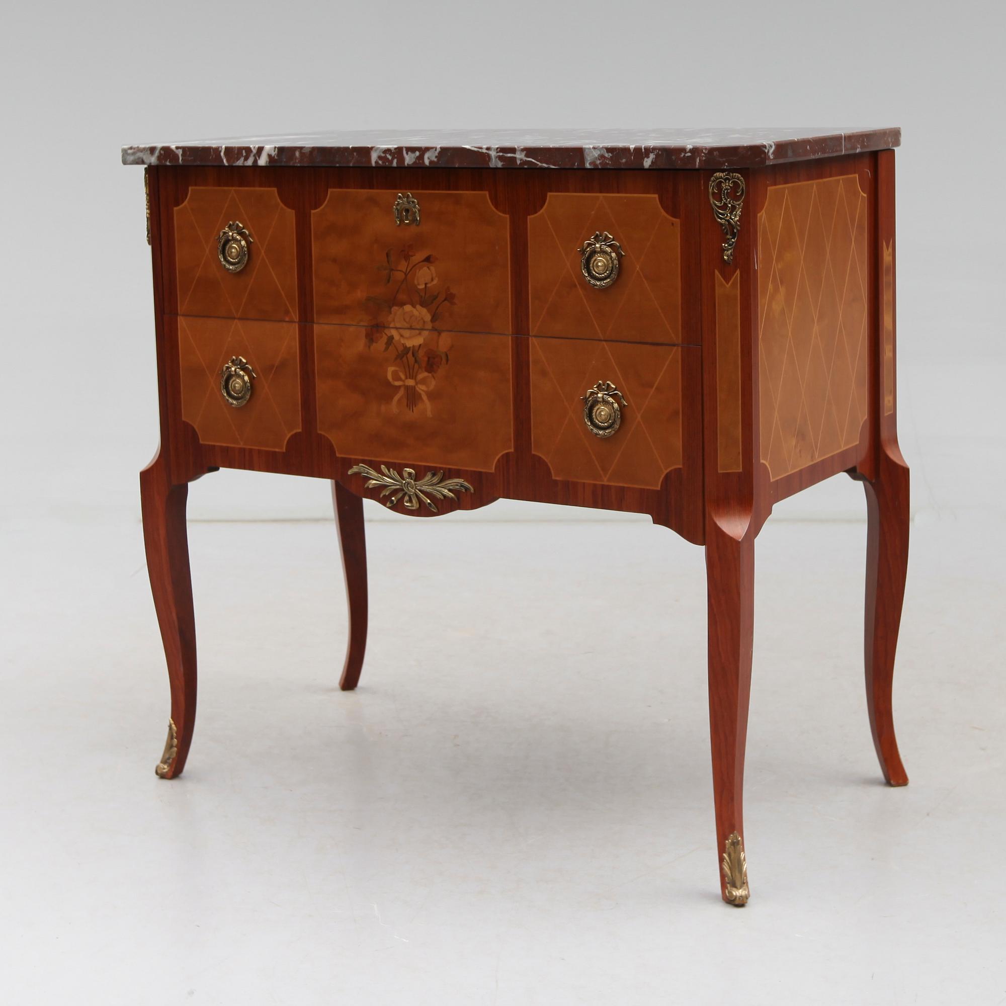 BYRÅ, gustaviansk stil, 1900-talets andra hälft.